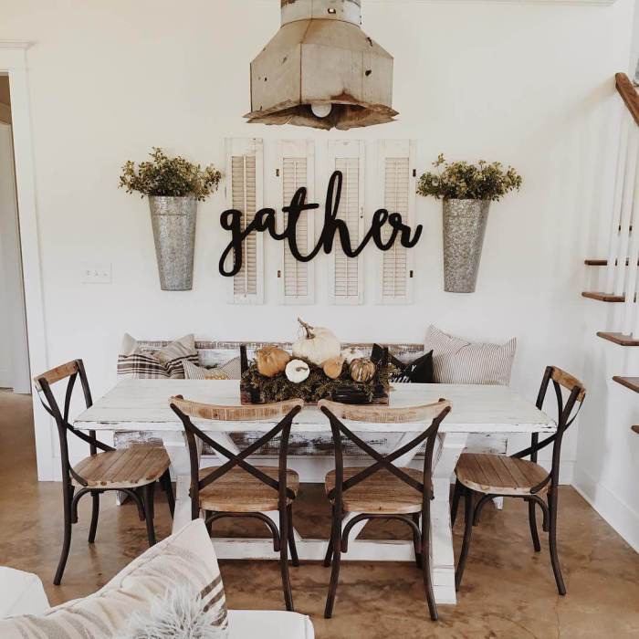 Farmhouse dining table decor