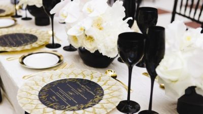 Gold and White Table Decor A Festive Guide