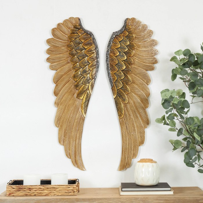 Gold angel wings wall decor