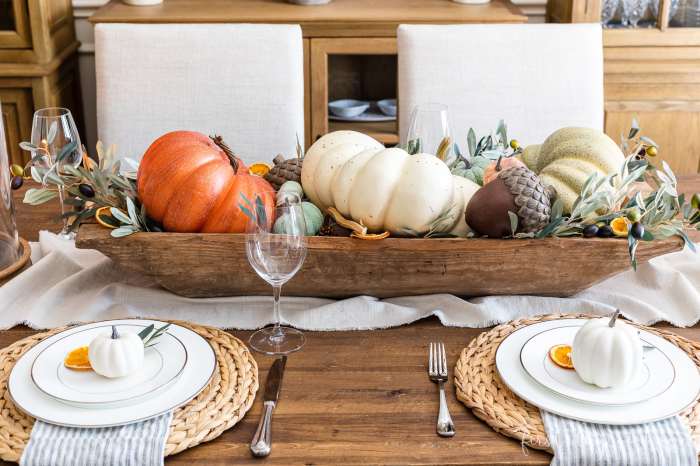 Autumn dining table decor