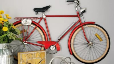 Metal bicycle wall decor