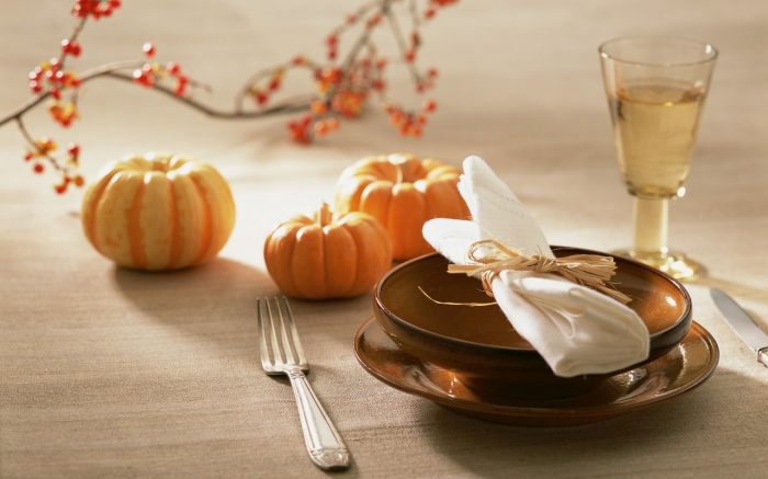 Autumn dining table decor