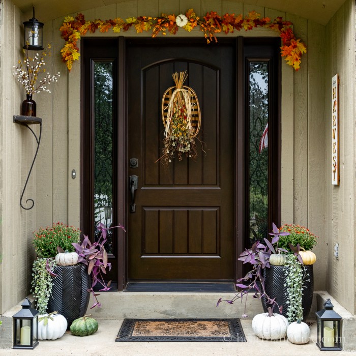 Front door table decor